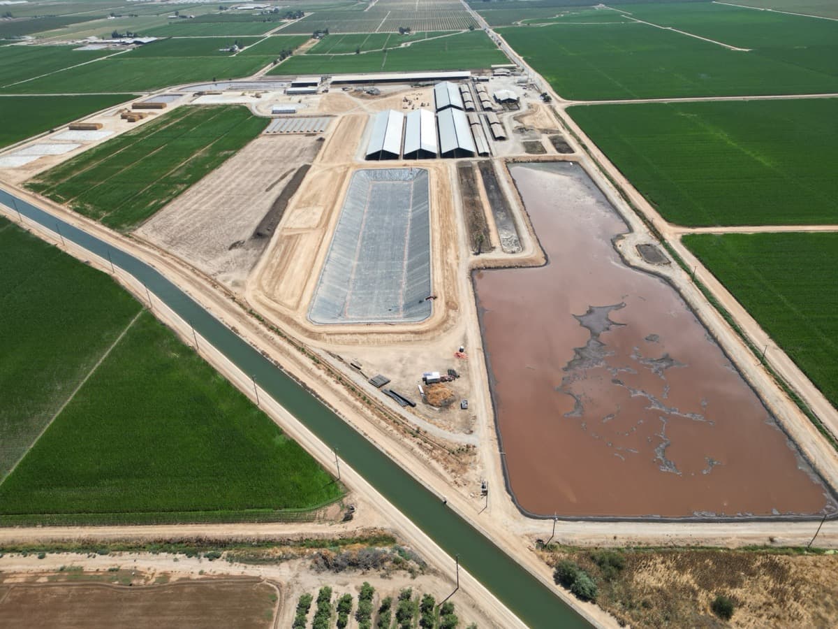 Panoramic view of EFI USA geosynthetic liner installation