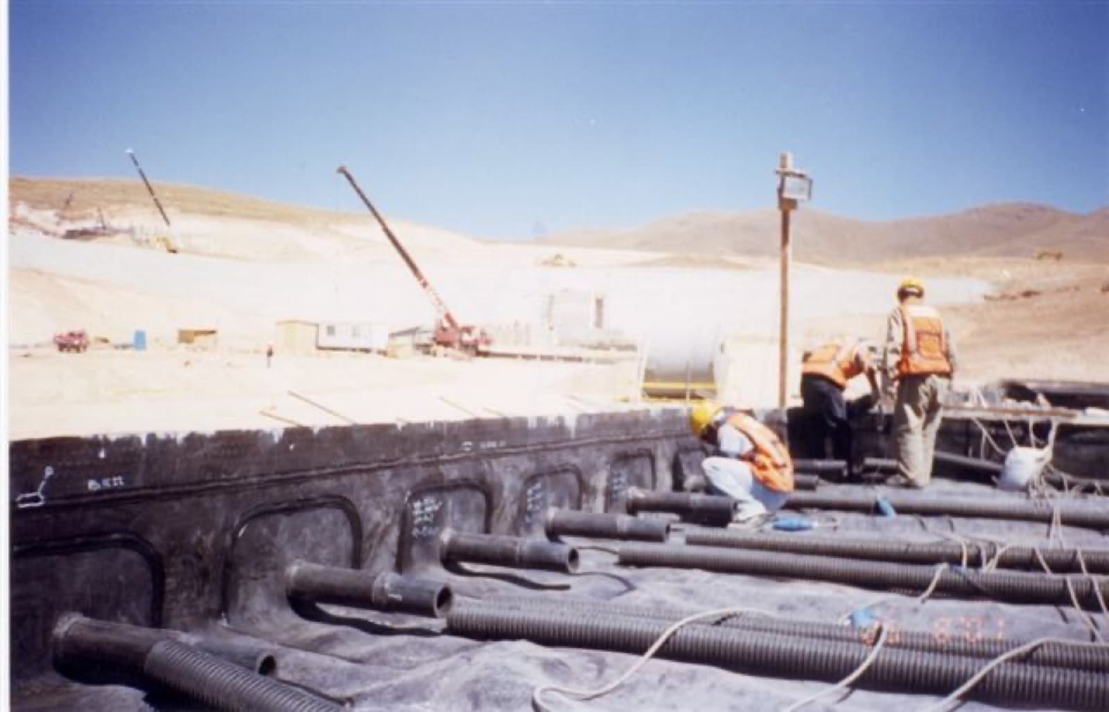 Geosynthetic Clay Liner (GCL) vs Compacted Clay Liner: Which Is Right for Your Project?